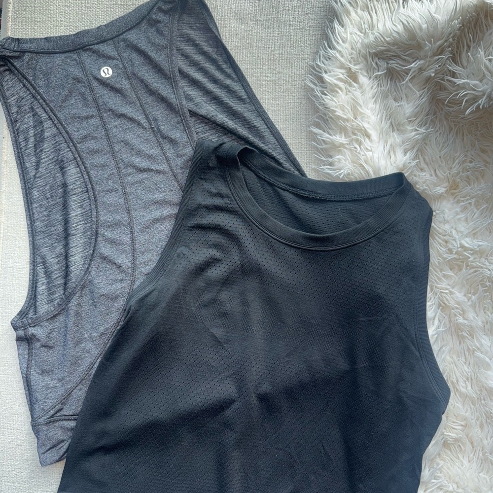 lululemon set of two Charcoal Gray and Black Muscle Tees Crop Top Size Small